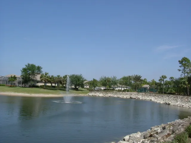 NAPLES GOLF COMMUNITY CONDO photo 15