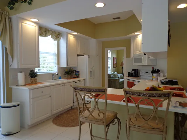 IslandWalk North Naples: Furnished Single Family photo 12