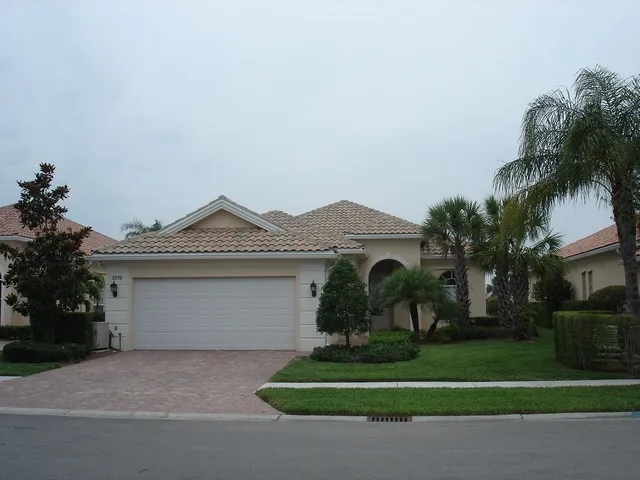 IslandWalk North Naples: Furnished Single Family photo 18