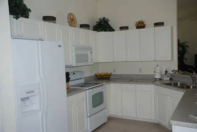 The Flamingo - Kitchen