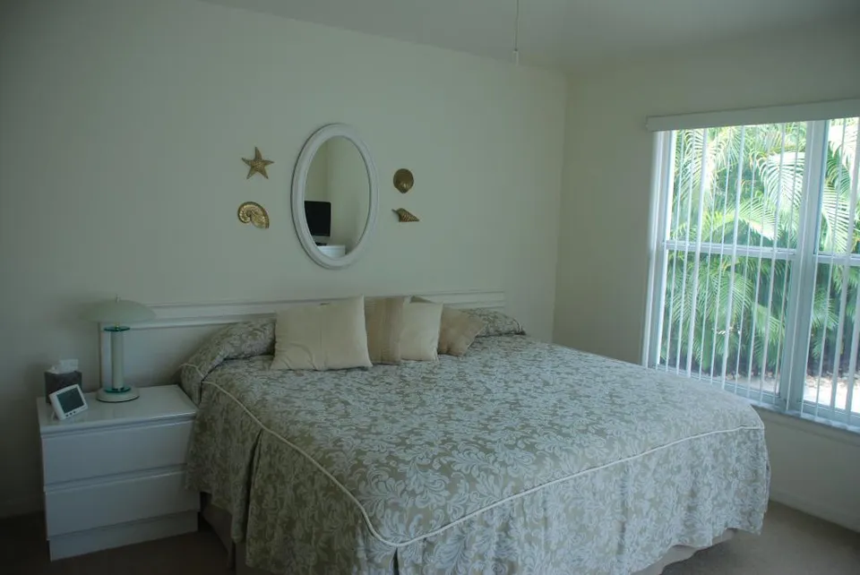 The Flamingo - King Bedroom