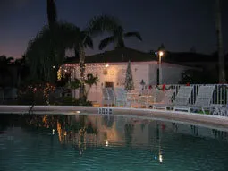WOW!!! $2000 March Special! -- Charmer Close to 5th! photo 2