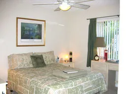 WOW!!! $2000 March Special! -- Charmer Close to 5th! photo 3