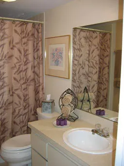 WOW!!! $2000 March Special! -- Charmer Close to 5th! photo 9