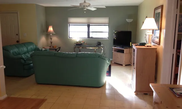 Olde Naples Pool Home, 1 1/2 Blocks to Beach, 3 bds photo 3