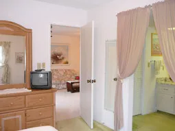 Beachwood Club Condo, Heart of Naples & dock space photo 5