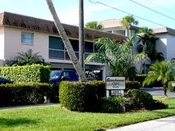 Beachwood Club Condo, Heart of Naples & dock space photo 9