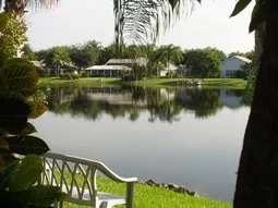 Annual Unfurnished Lakefront House in Vineyards photo 1
