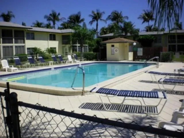 Pool - 100 Steps From Condo.
