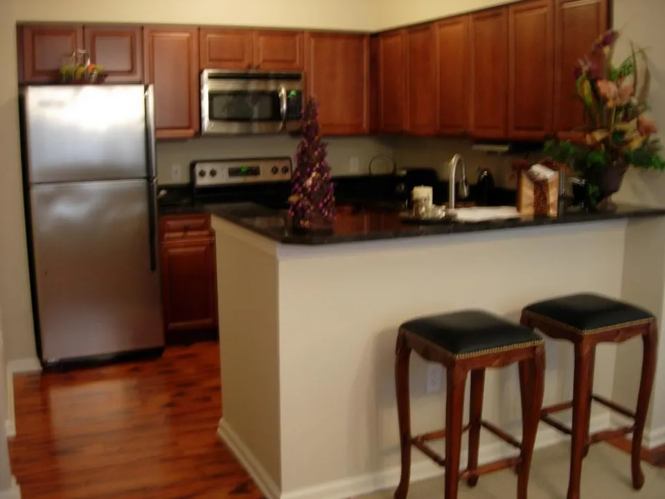 ***BEAUTIFUL  NAPLES TURNKEY  CONDO *** photo 3