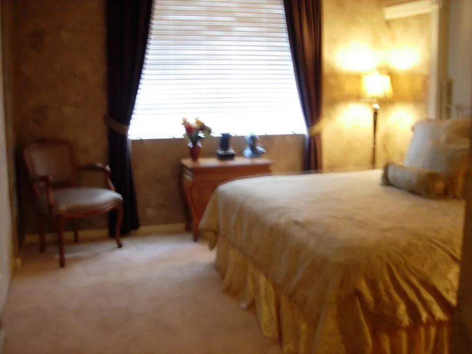 ***BEAUTIFUL  NAPLES TURNKEY  CONDO *** photo 10