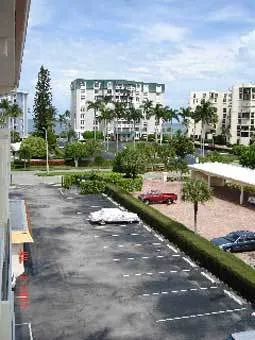 Gulf Shore Blvd. Bayfront Condo-Beach across street! photo 8