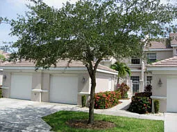 Beautiful Coach Home on a Lake in N. Naples photo 9