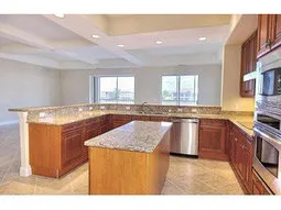 Brand New Naples Luxurious Coach Home in Vineyards photo 5