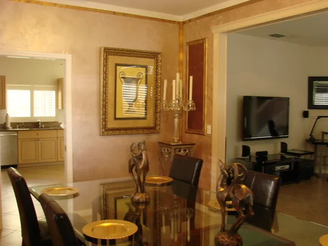 Formal dining room is perfect for entertaining! Very impressive home!