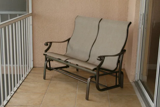 The swing on the back lanai on the master bedroom side. 
