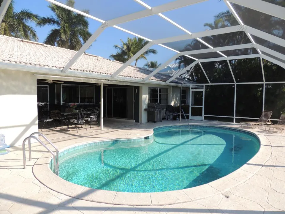 FALLING PRICES THRU 12-1 only $1400wk PRIVATE HOMES photo 16