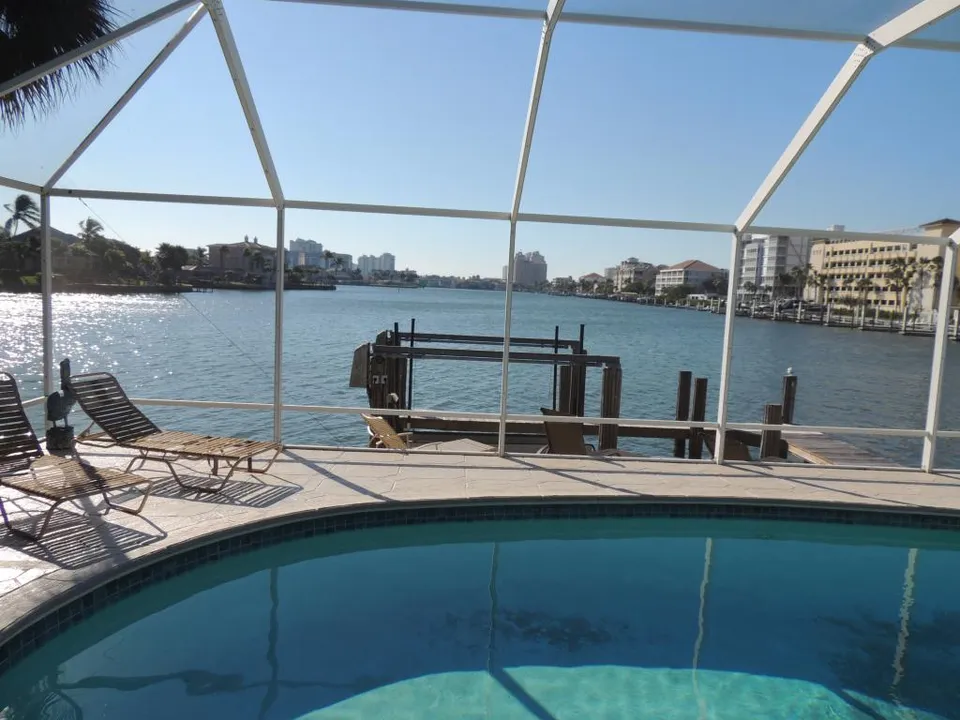 FALLING PRICES THRU 12-1 only $1400wk PRIVATE HOMES photo 19