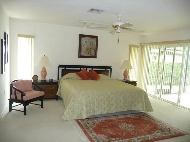Villa Bella Lago, Gorgeous Lake View, Pet Friendly photo 1