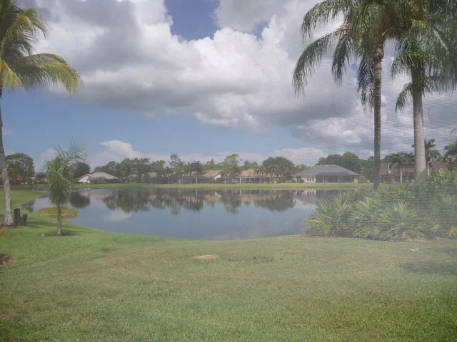 Villa Bella Lago, Gorgeous Lake View, Pet Friendly photo 5