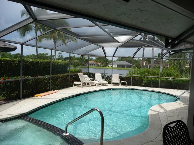 Villa Bella Lago, Gorgeous Lake View, Pet Friendly photo 12
