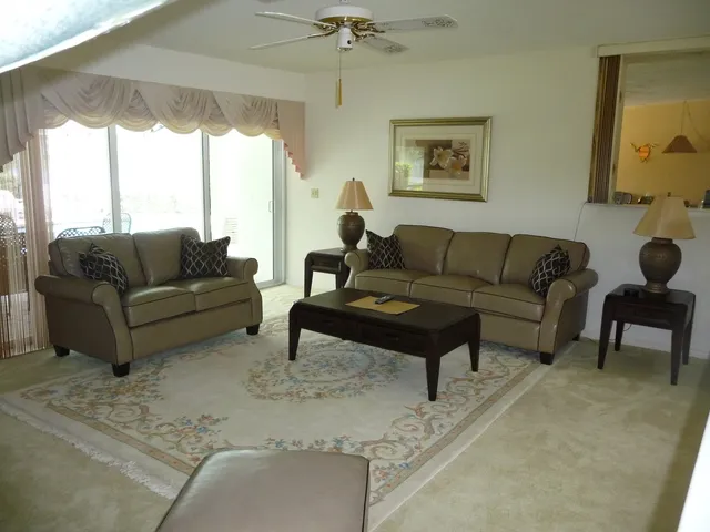 Villa Bella Lago, Gorgeous Lake View, Pet Friendly photo 14