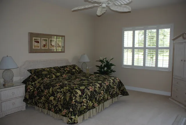 The Egret - Master King Bedroom