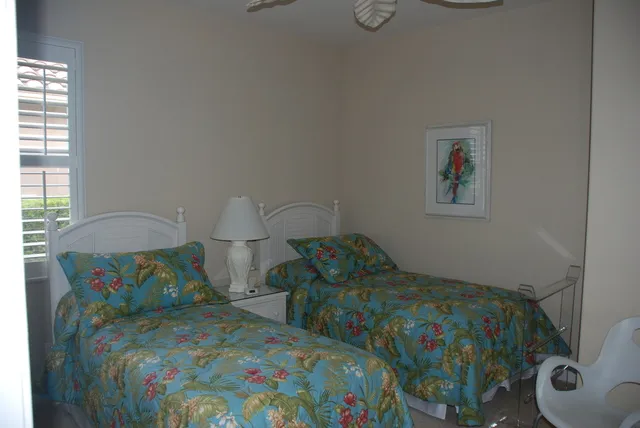 The Egret - Twin Bedroom