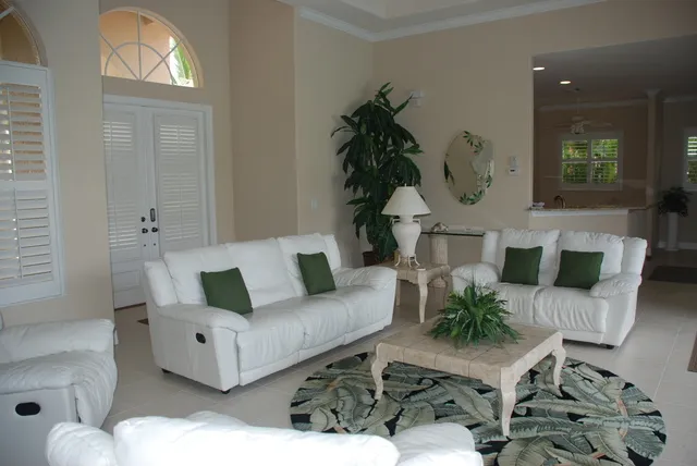 The Egret - Living Room