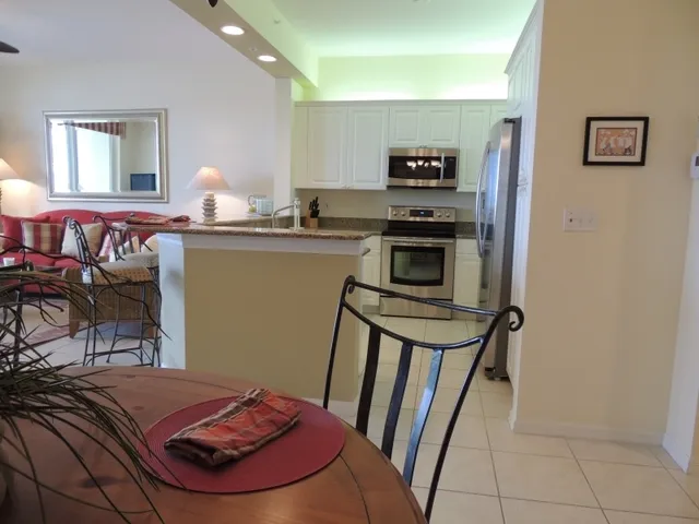 Kitchen is fully equipped with everything needed to dine in