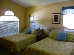 Two queen beds...