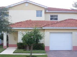 Diamond Lake Coach Home in North Naples  photo 1