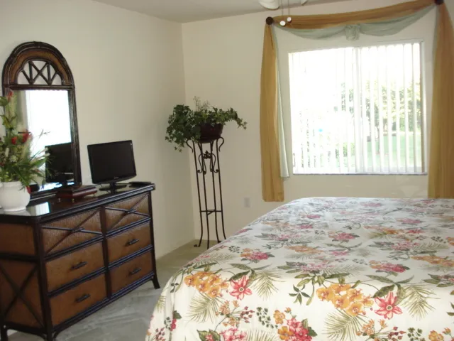 Beautiful Condo with Lanai Lake view North Naples photo 2