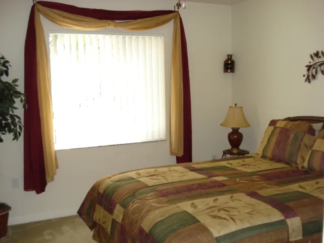 Guest-bedroom with queen-bed