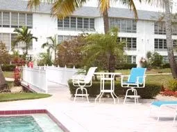 Heated pool (all year round). Superb poolside furniture.