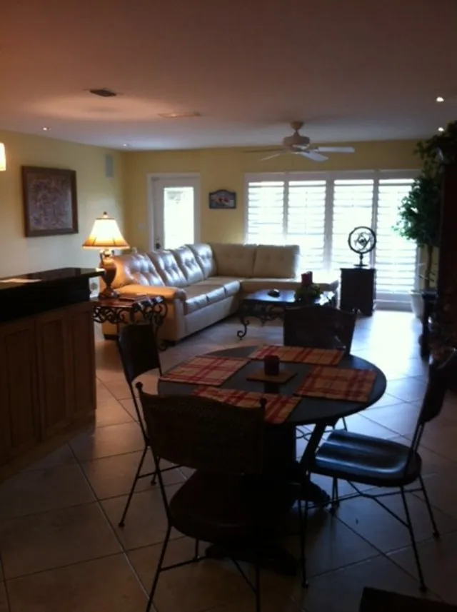 Waterfront Executive Pool Home in Vanderbilt beach   photo 9