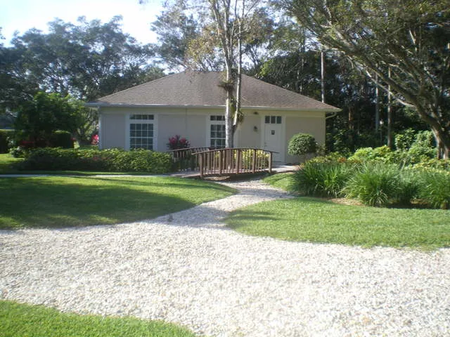 Club house + gardens.  3 minutes walk from the Villa