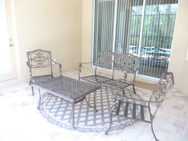 MADISON PARK, Brand New and Beautiful, FREE WIFI photo 11