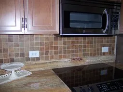 No need to use this kitchen with all the restaurants so close by