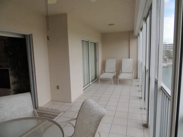 Huge extended lanai!