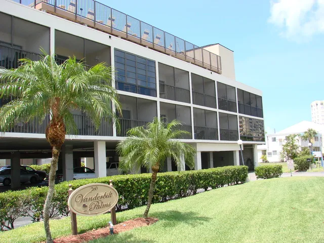 Vanderbilt Palms is a small quiet condo with a 4th floor pool,spa & sundeck