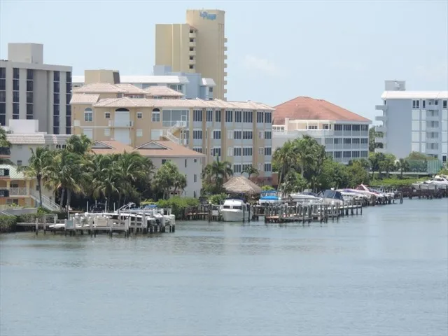 Endless bay views - perfect vacation spot!