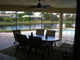 Naples Florida - Walk to the Beach & Shopping photo 4