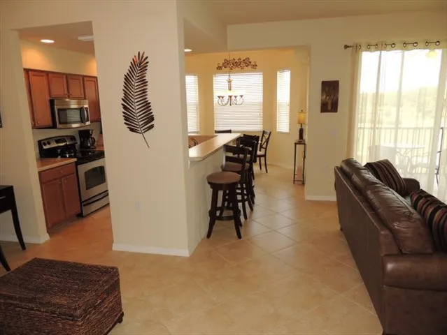 Spacious 2 bedroom / 2 bath condo