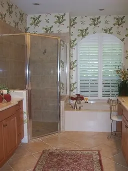 His and Her own vanities/sinks Jacuzzi tub