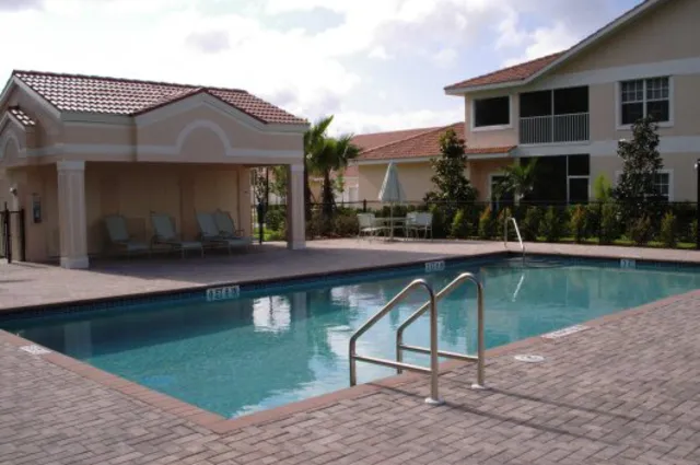 Luxury Carlton Lakes Condo photo 7