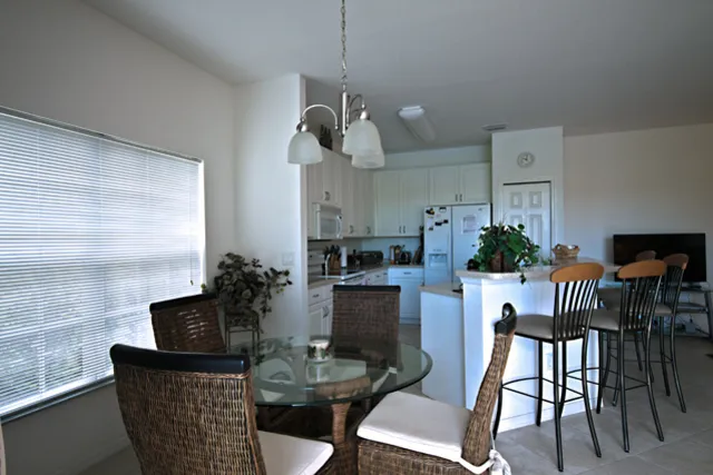 Luxury Carlton Lakes Condo photo 9