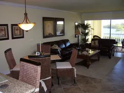 New livingroom with 42" flat screen TV @ DVD, Great views of pool and water