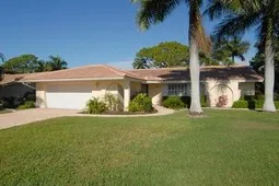 Beautiful Home in Gorgeous Parkshore!! Live the life of Luxury!!