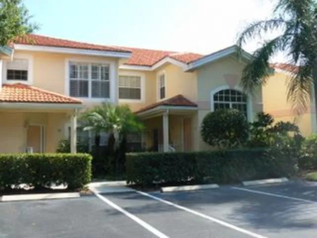 Pipers Grove - North Naples Condo photo 2